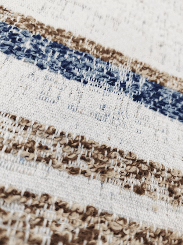Die Deckenserie aus unregelmäßig gestreiftem Chenille-Polyester-Baumwoll-Heimtextilstoff